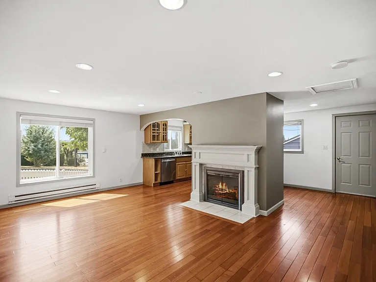 1742 S Shelton St — Photo 4