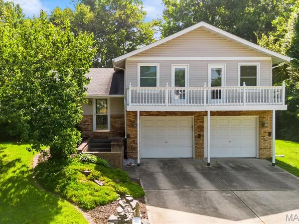 700 Andra Dr, Maryville, IL 62062