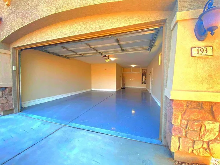 193 E Bahamas Dr — Photo 16