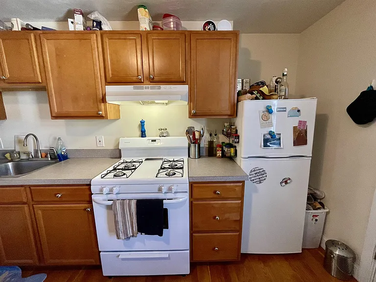 383 Columbia St #1 — Photo 2
