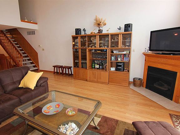 4th image of 233 39th St #West