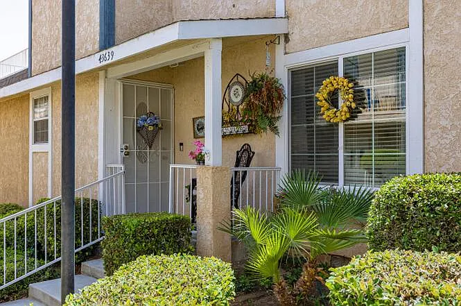 3 bed, 1728 sqft, $3,150 — Photo 2