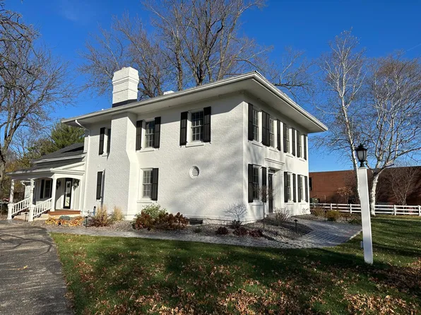 2 E Madison Ave, Milton, WI 53563