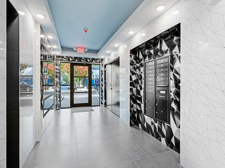 26 Grand St #302 — Photo 4