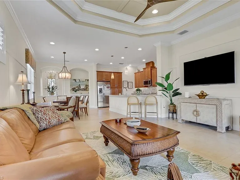 9142 Isla Bella Cir — Photo 10
