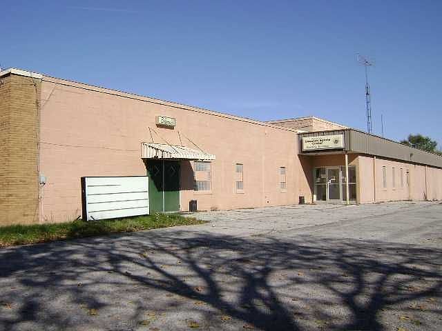 2nd image of 610 N Main St