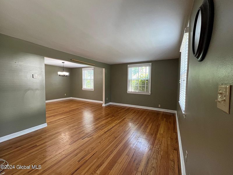 5th image of 53 Reber Street