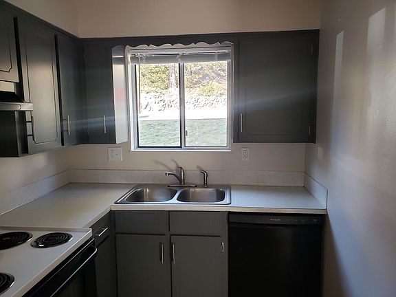 5th image of 1015 NW Roanoke Ave #7