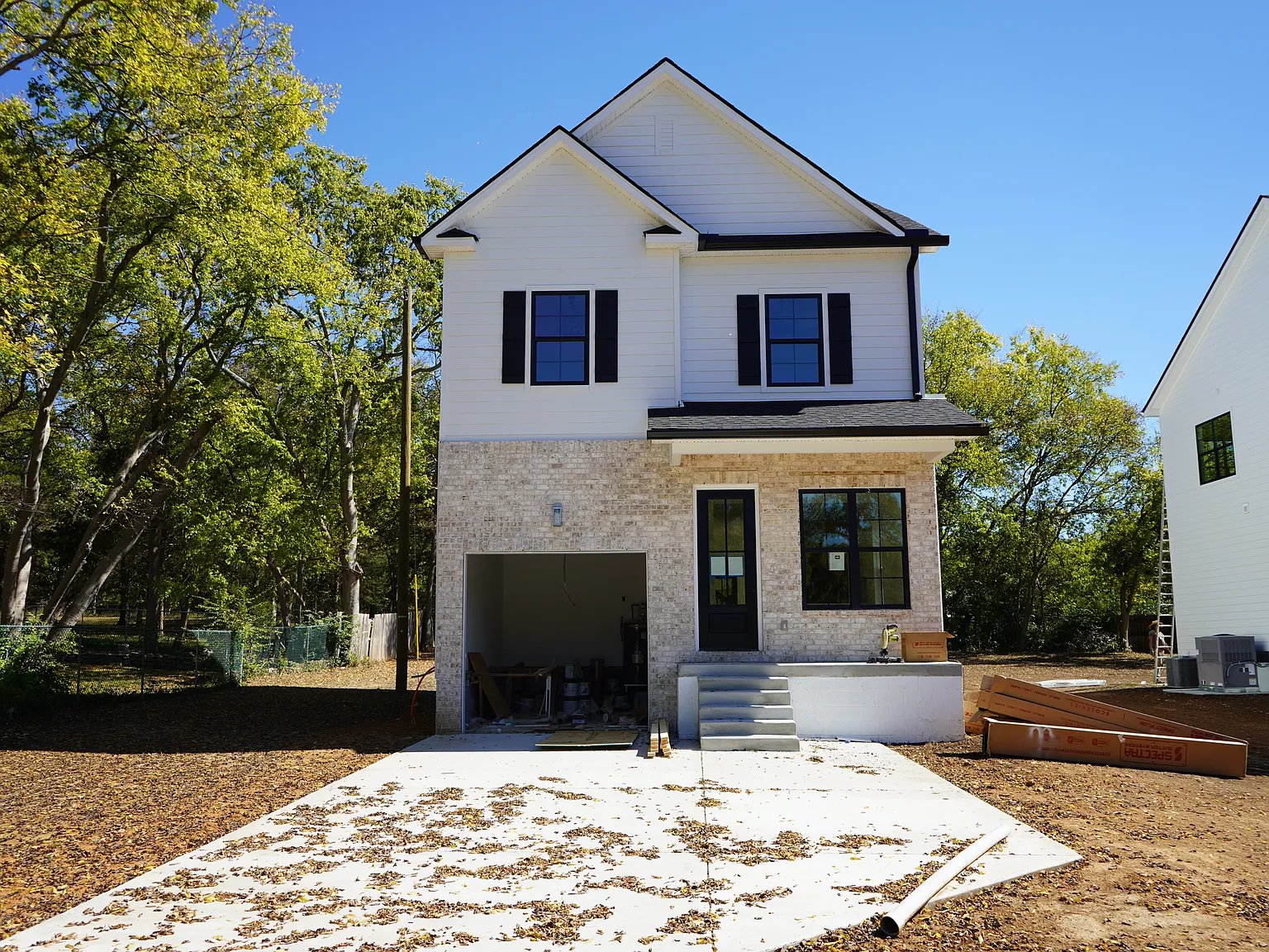 4 bed, 2200 sqft, $2,800 — Photo 1