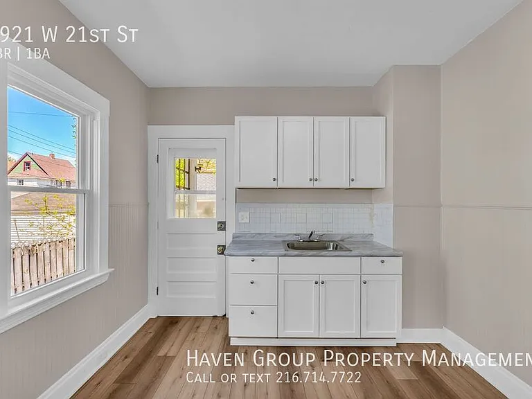 3921 W 21st St — Photo 11