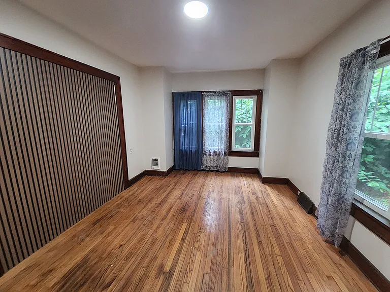 154 Orange Ave — Photo 6