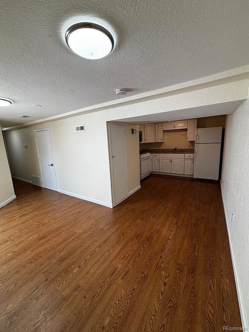 1 bed, 1.0 bath, 500 sqft, $849 — Photo 2