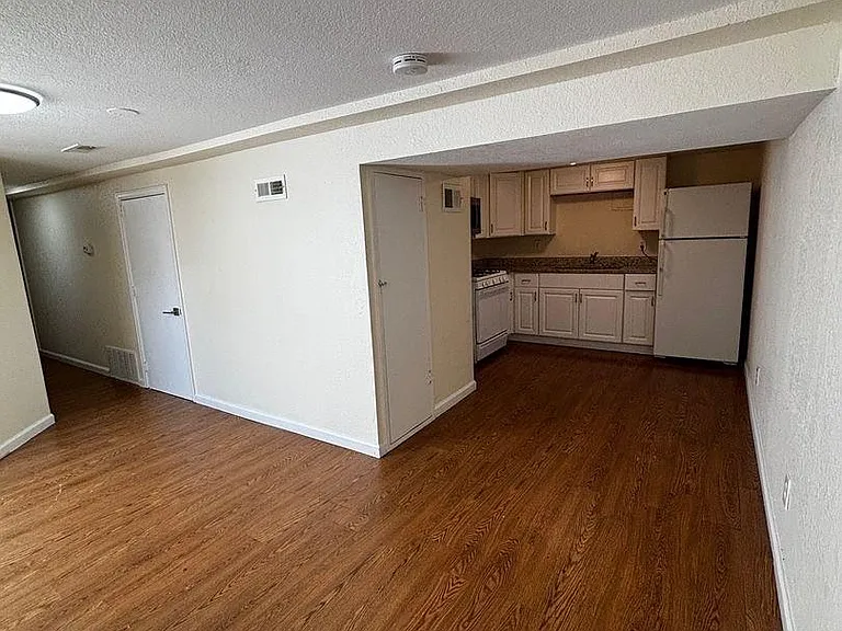 1165 Akron St — Photo 2
