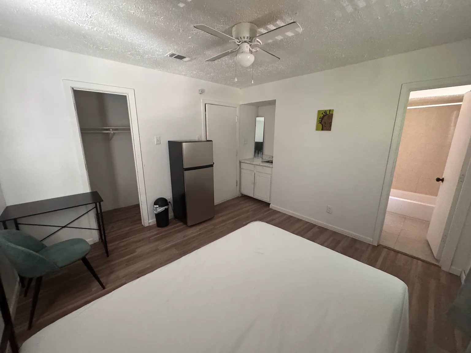 Studio, 200 sqft, $900 — Photo 1