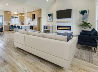 643 Chuckwagon Trl, Angleton, TX 77515