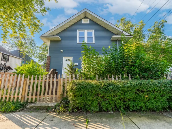309 May St, Waukegan, IL 60085