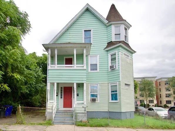 3 Hillside Pl, Springfield, MA 01105