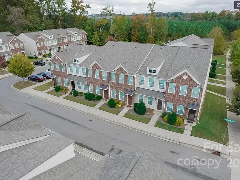 12754 Livengood Ln — Photo 23