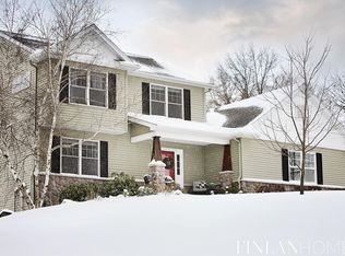 4037 Amazon Dr, Lowell, MI 49331