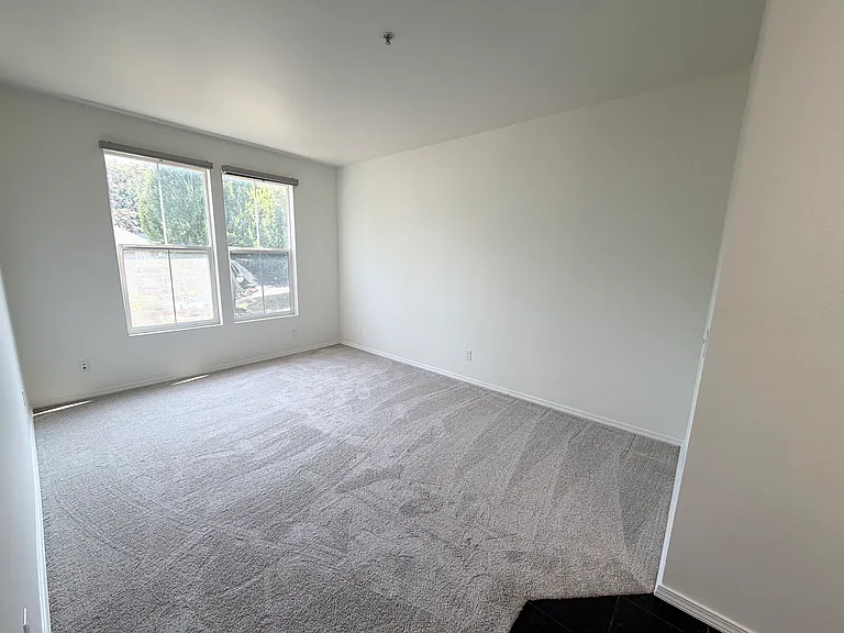 2036 Newport Way NW — Photo 11