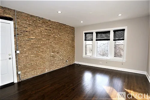 1634 W Roscoe St #1W Photo 1