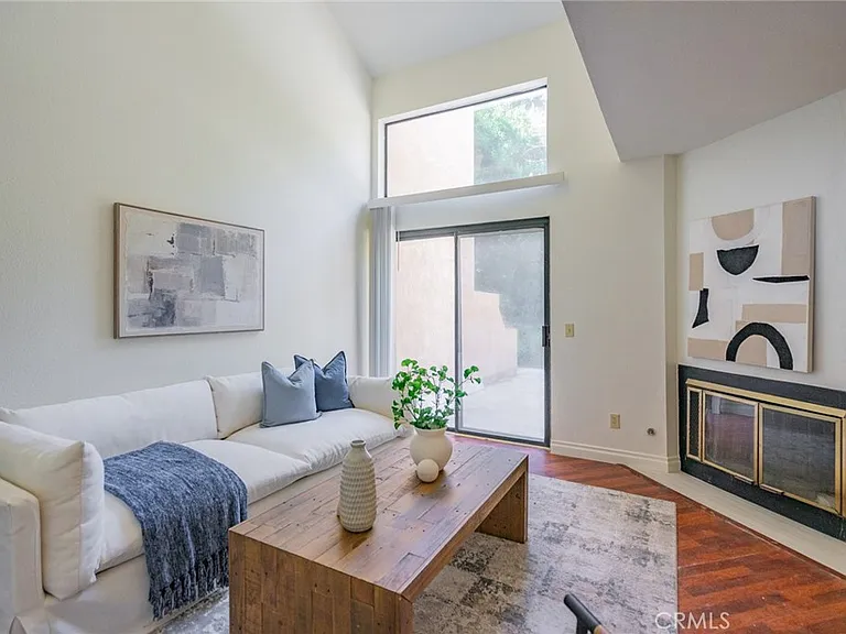 3050 La Paz Ln #C — Photo 2
