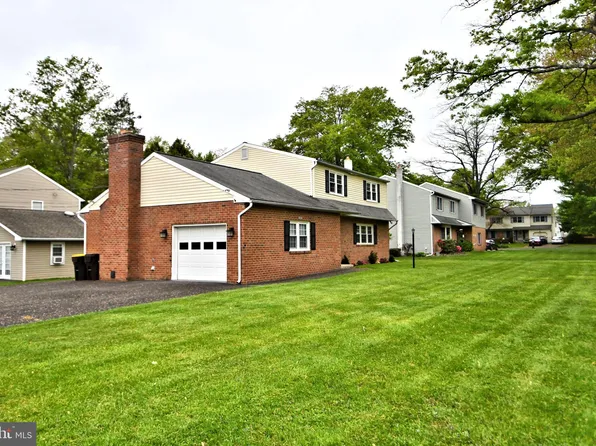 355 Wayne Ave, Horsham, PA 19044