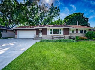 1851 Perry Ct, Sycamore, IL 60178