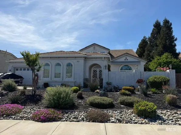 806 Dry Creek Court, Vacaville, CA 95688