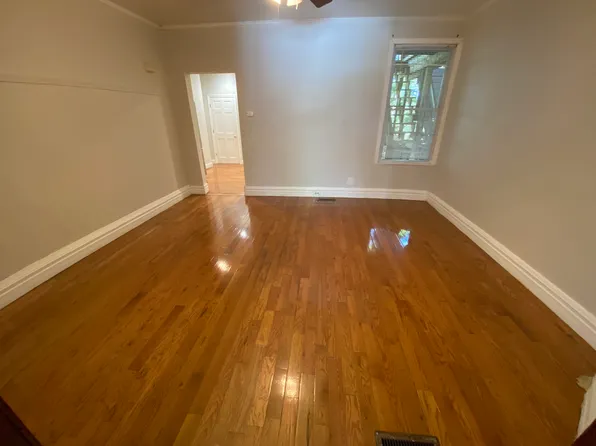 42-1 Waugh St, Lowell, MA 01854