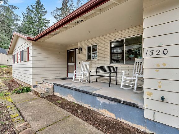 4th image of 1320 SW 31st St