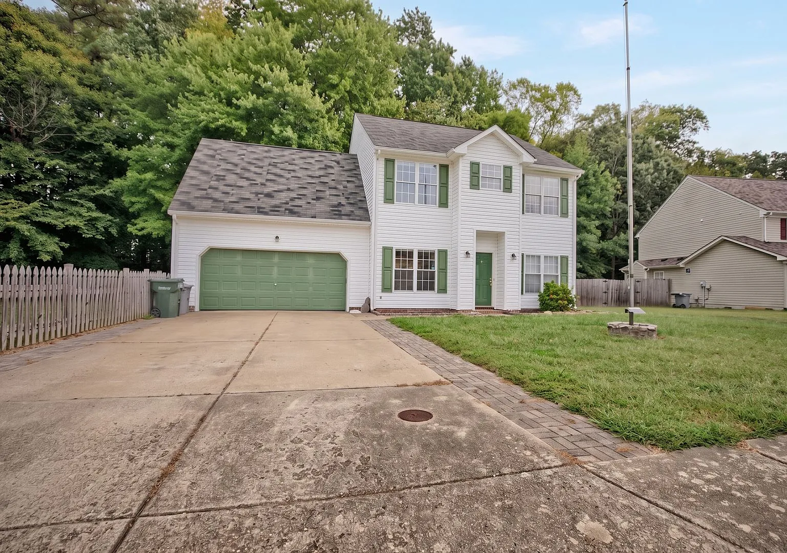 4 bed, 2.5 bath, 1978 sqft, $2,600 — Photo 4