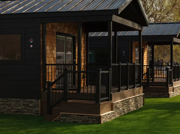 690B Queen St, Greenport, NY 11944