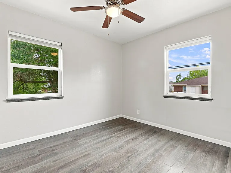 3259 N Adams St — Photo 10