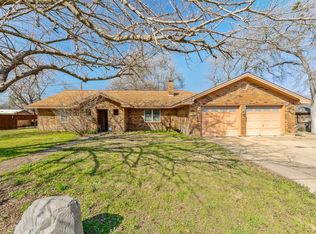 107 Beach Dr, Stephenville, TX 76401