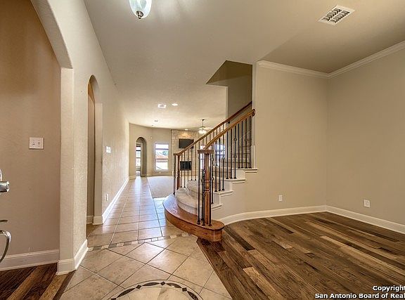 7039 Laura Heights, Schertz, TX 78154 | MLS #1704968 | Zillow