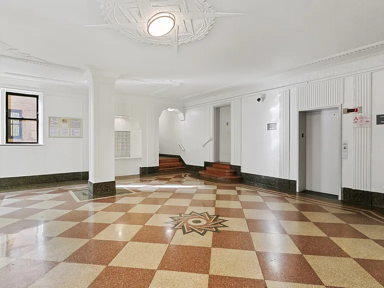 2175 Cedar Ave #11C — Photo 8