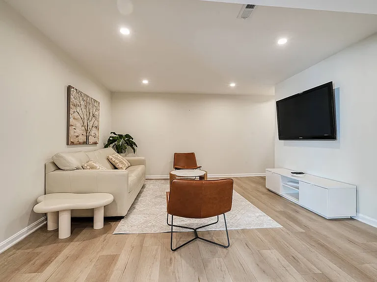 5811 Johnson Ave — Photo 19