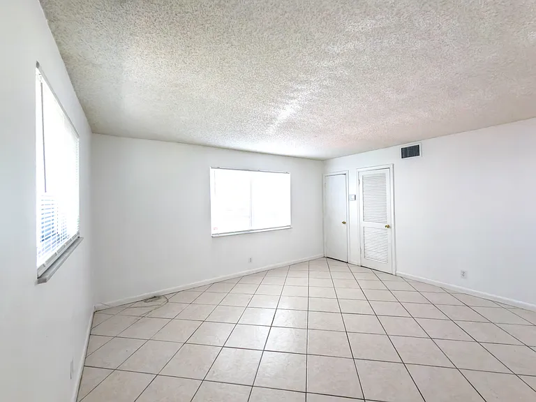4109 Riverside Dr — Photo 18