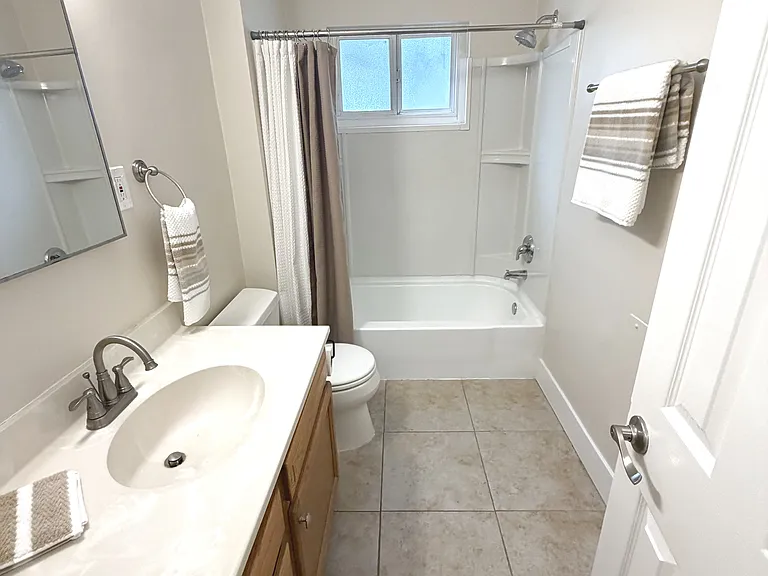 2121 Placentia Ave #G — Photo 20