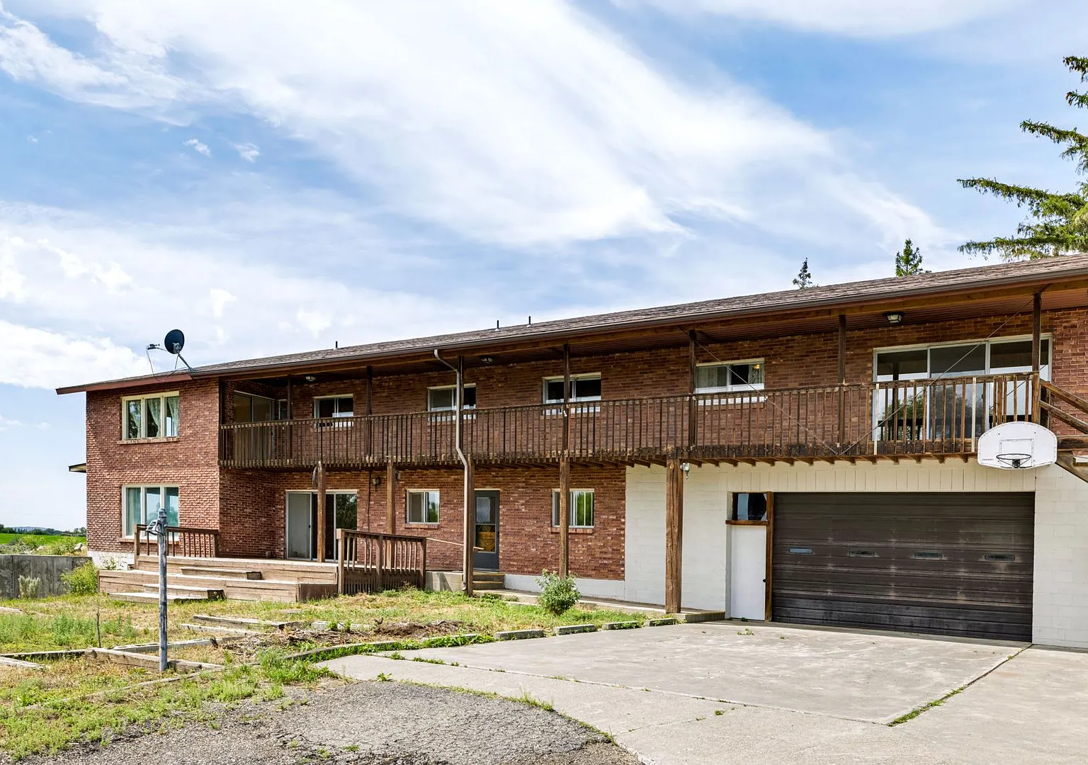 Giant Home In The Country - 6900 Sq Ft Home For Rent On The River — Photo 4