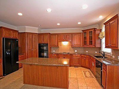 Elegant Gourmet Kitchen w/Granite Tops