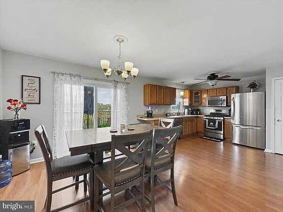 4th image of 2941 Robin Rd