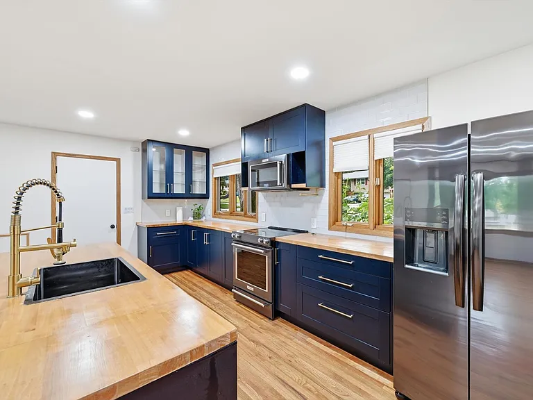 3315 S 104th Ave — Photo 5