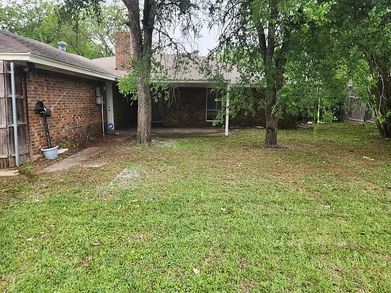 1140 Shadywood Ln — Photo 53