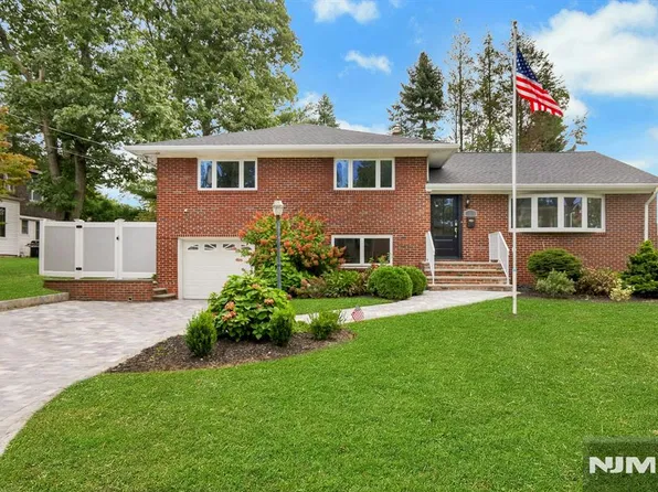 11 Raymond Street, Englewood Cliffs, NJ 07632