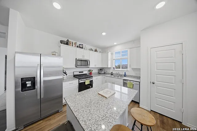 418 Rustic Grv — Photo 13