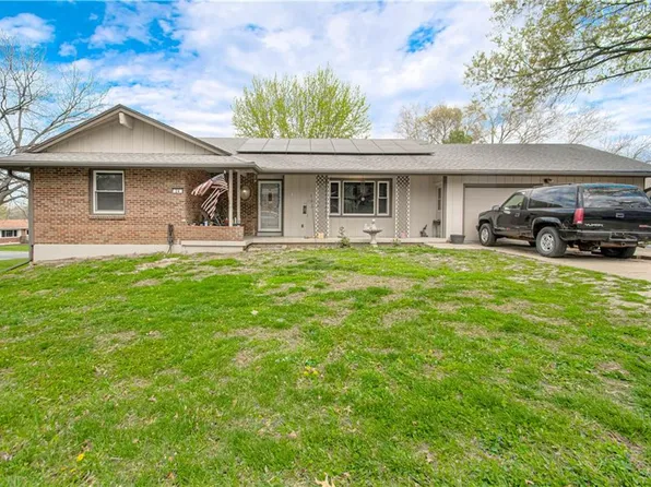 24 Broyles St, Buckner, MO 64016