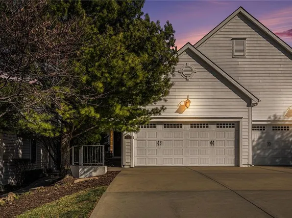 9500 Lime Stone Rd, Parkville, MO 64152