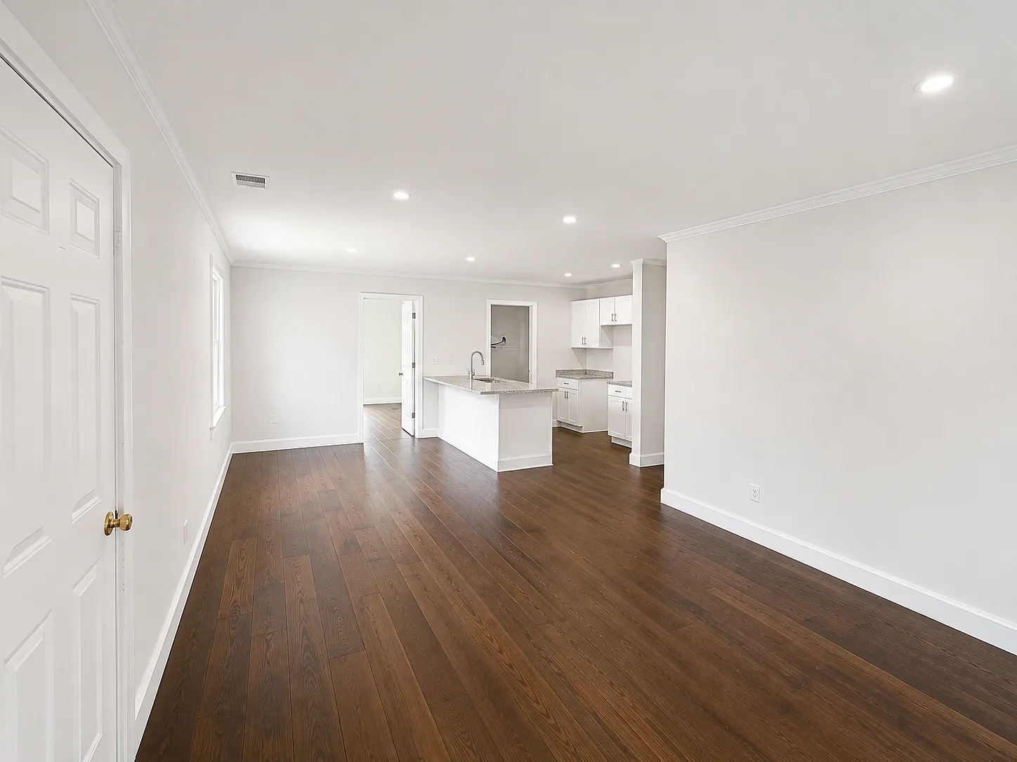 4 bed, 1400 sqft, $1,695 — Photo 2